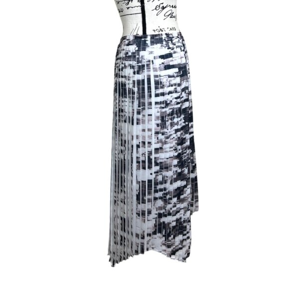 W By Worth Women's Pleated Skirt Asymmetrical White Purple Print Size 4 - Picture 2 of 8